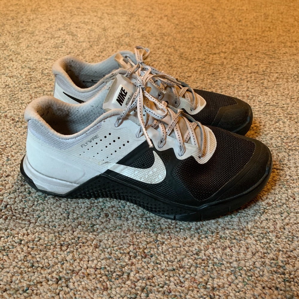 Women’s Nike Metcon 2 Size 6